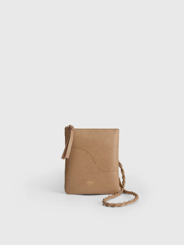 Campi Nocciola Nappa Pouch